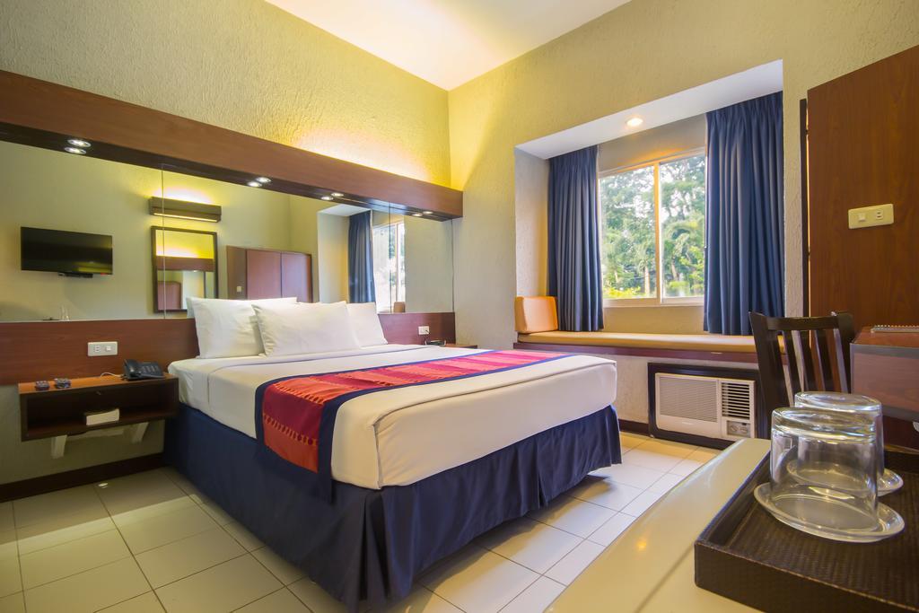 Microtel By Wyndham Eagle Ridge General Trias (Cavite) Exterior foto